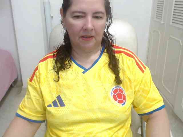 leonela-68 webcam