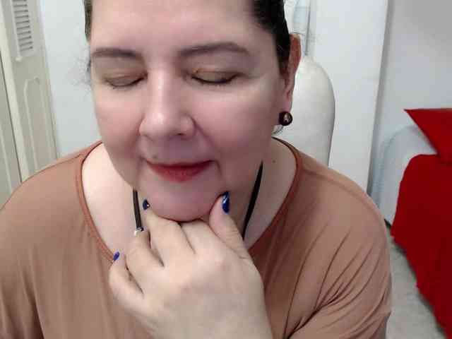 leonela-68 webcam