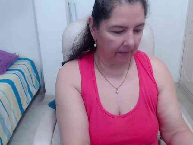 leonela-68 webcam