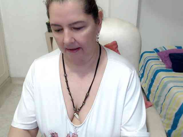 leonela-68