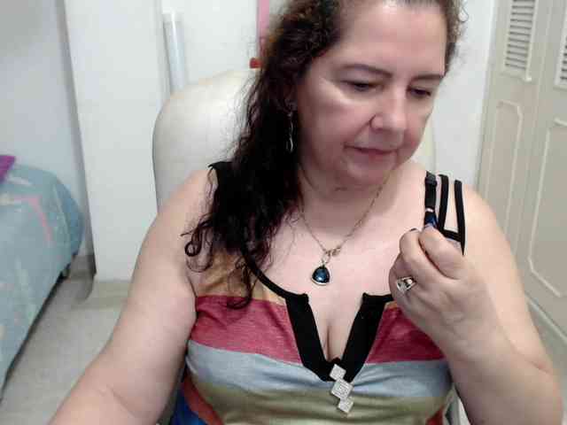leonela-68 webcam