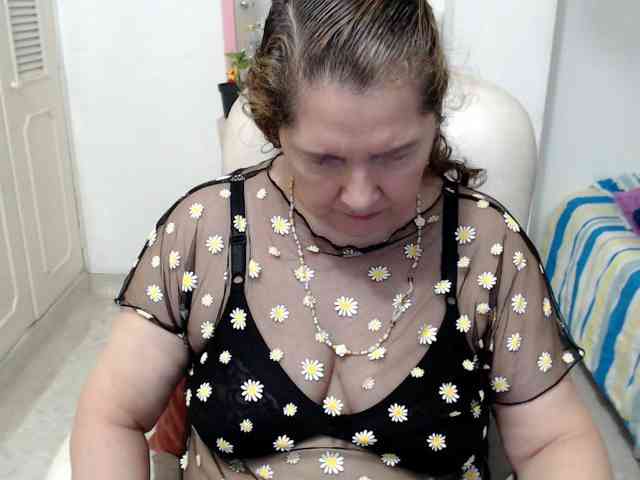leonela-68 webcam