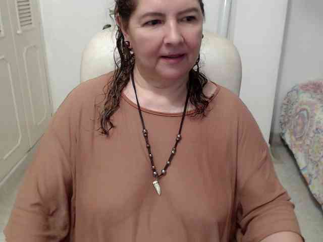 leonela-68 webcam