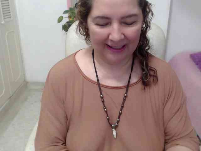 leonela-68 webcam