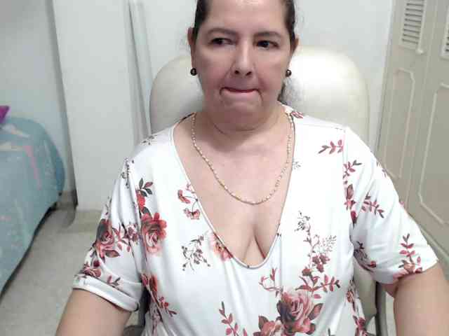 leonela-68 webcam