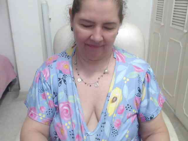 leonela-68 webcam