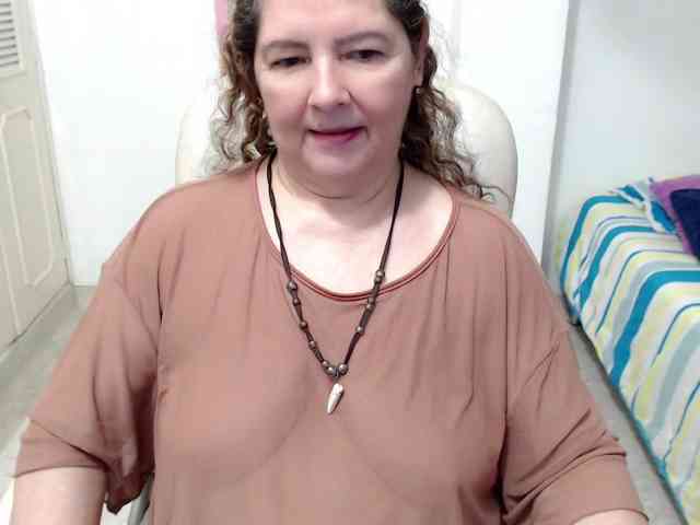 leonela-68