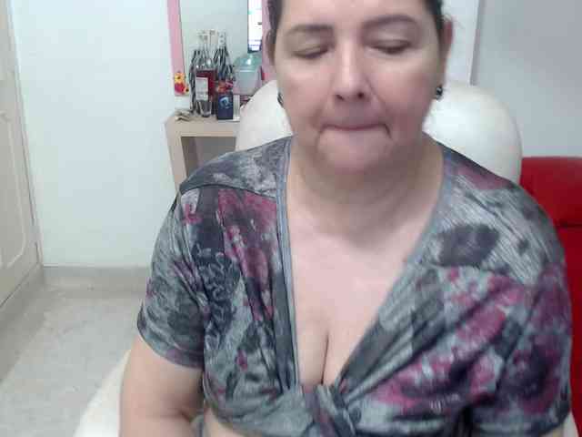 leonela-68 webcam