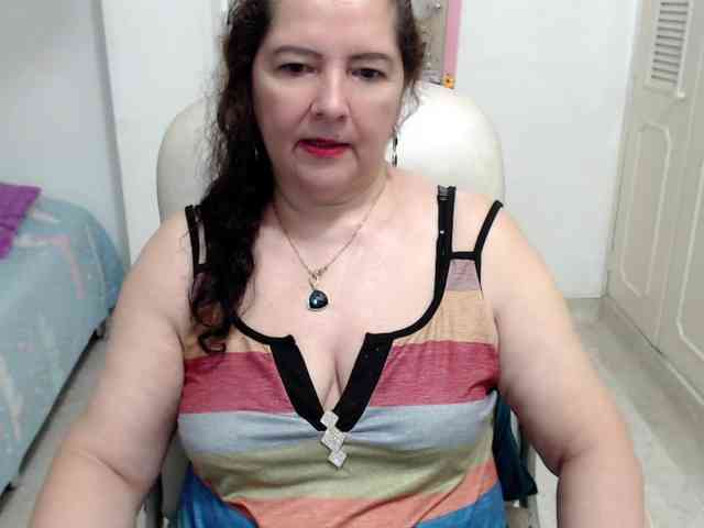 leonela-68 webcam