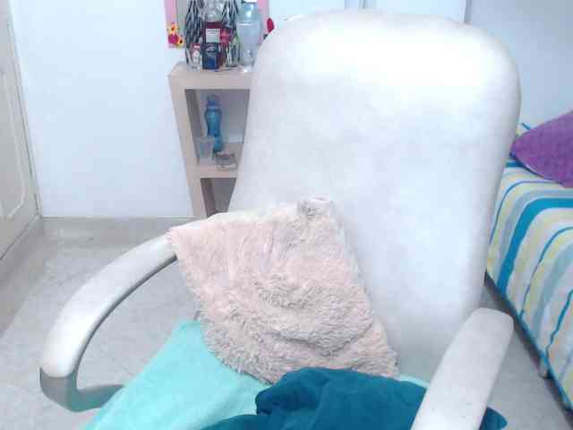leonela-68 webcam