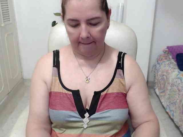 leonela-68 webcam