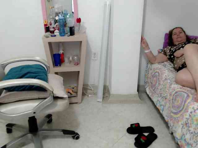leonela-68 webcam