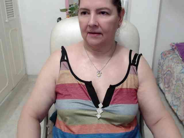 leonela-68 webcam