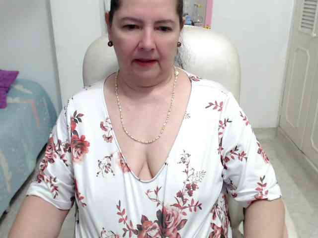 leonela-68 webcam