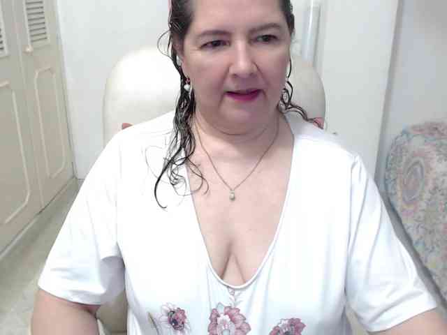 leonela-68