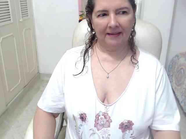 leonela-68 webcam