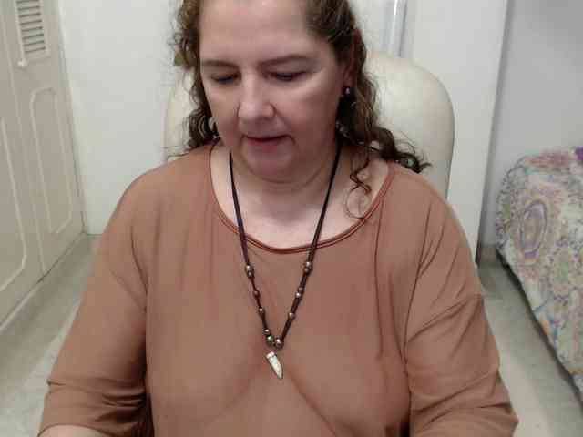leonela-68 webcam