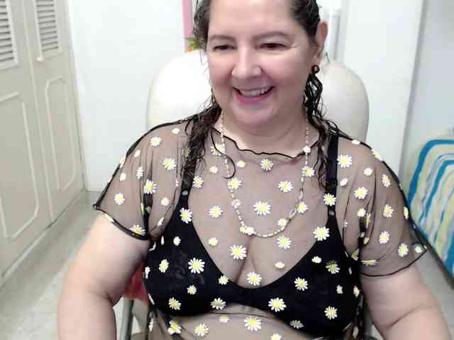 leonela-68 webcam