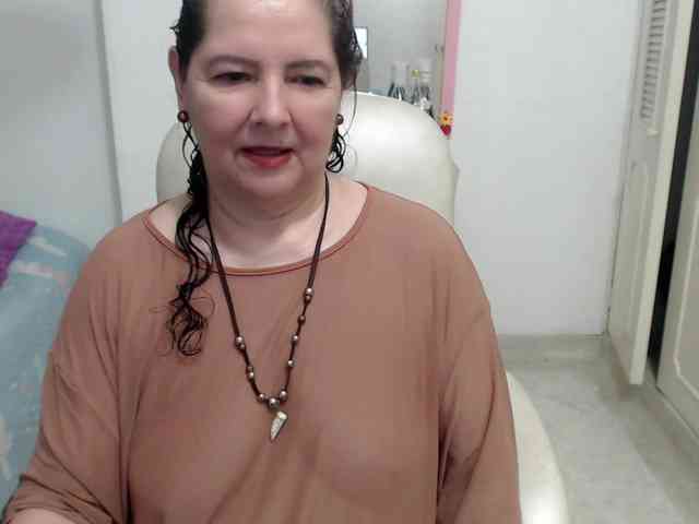 leonela-68 webcam