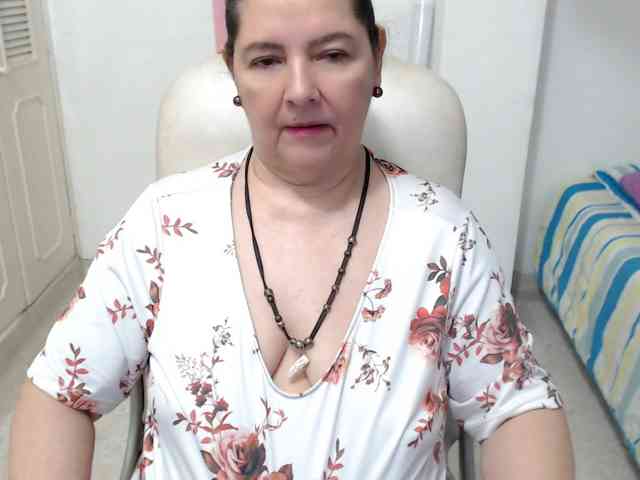 leonela-68 webcam