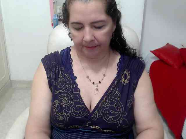 leonela-68 webcam