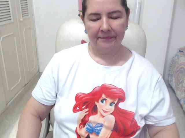 leonela-68 webcam