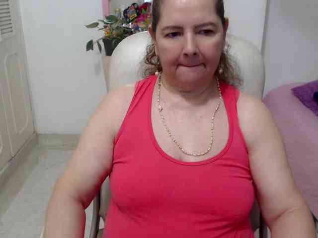 leonela-68