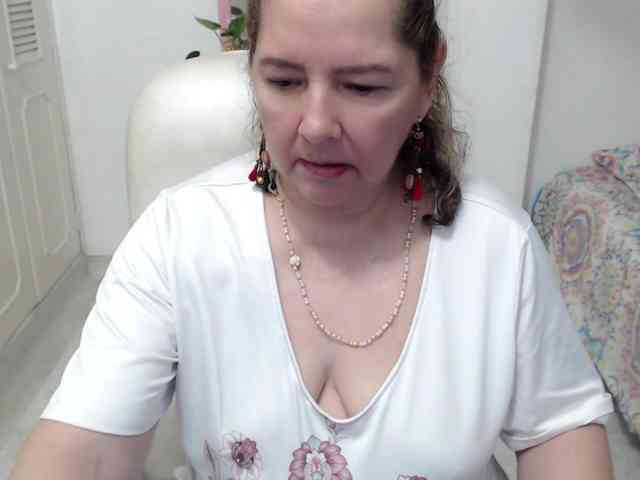 leonela-68 webcam
