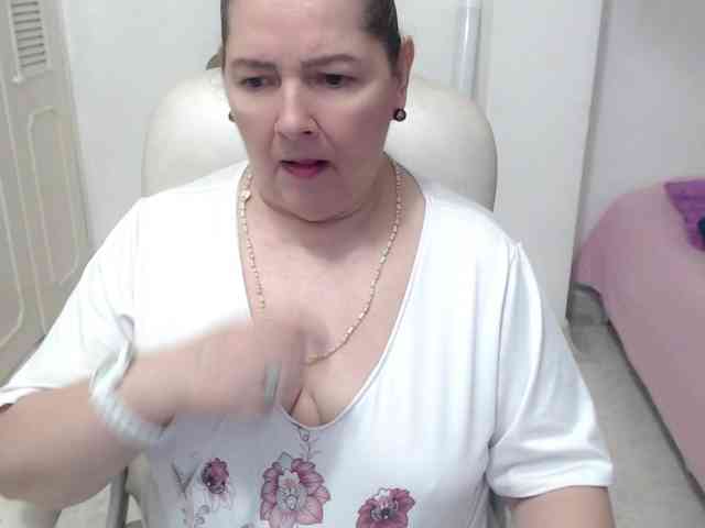 leonela-68 webcam