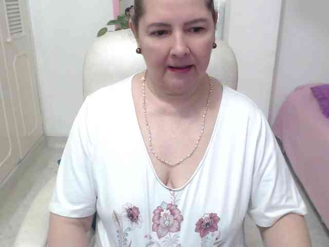 leonela-68 webcam