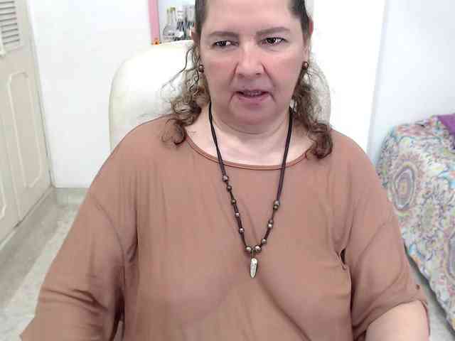 leonela-68's webcam live show
