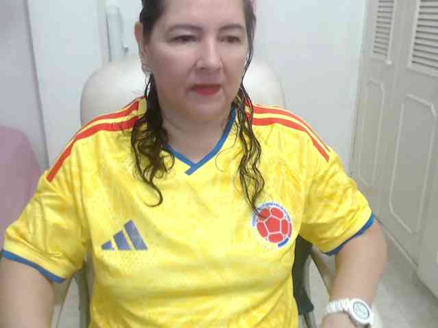 leonela-68 webcam