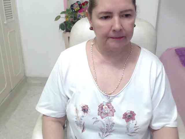 leonela-68 webcam