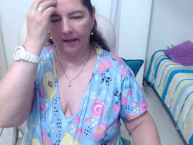 leonela-68 webcam