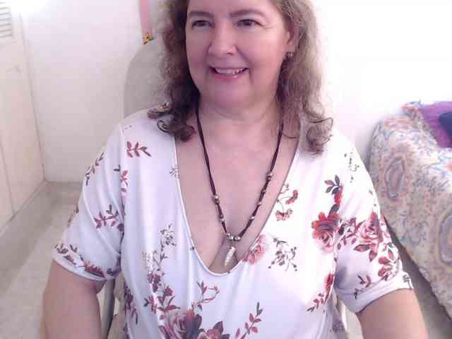 leonela-68 webcam
