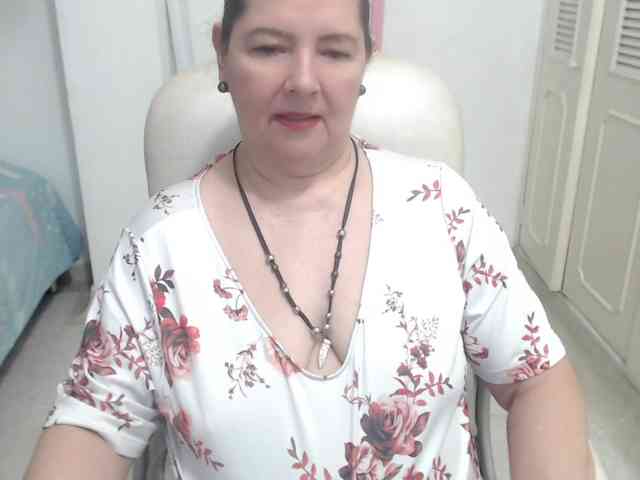 leonela-68 webcam