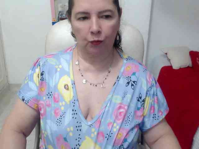 leonela-68 webcam