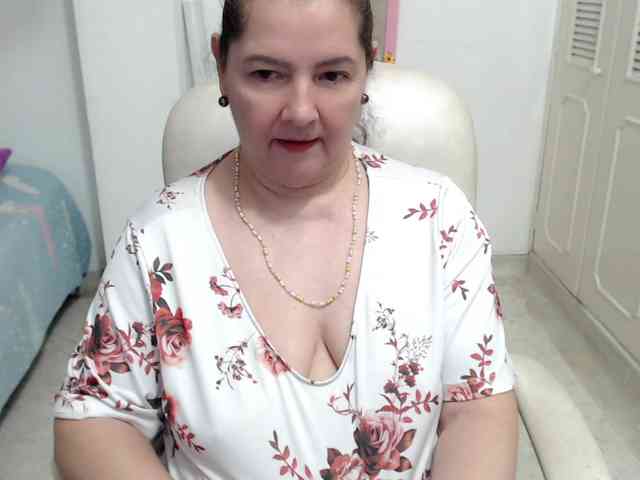 leonela-68 webcam