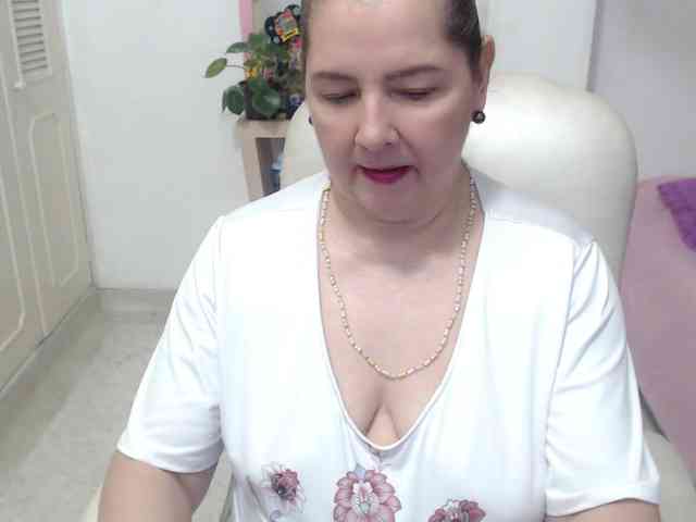 leonela-68 webcam
