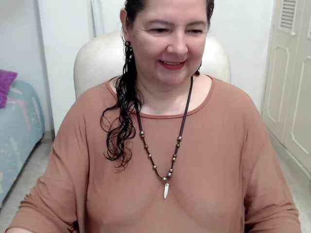 leonela-68 webcam