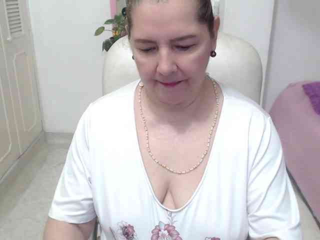 leonela-68 webcam