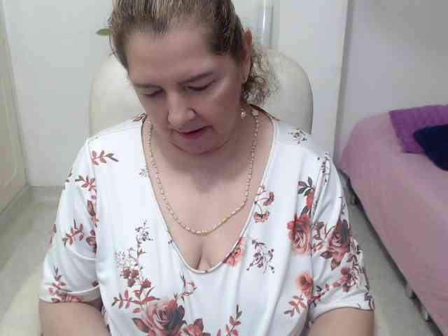 leonela-68 webcam