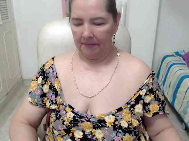 leonela-68 webcam