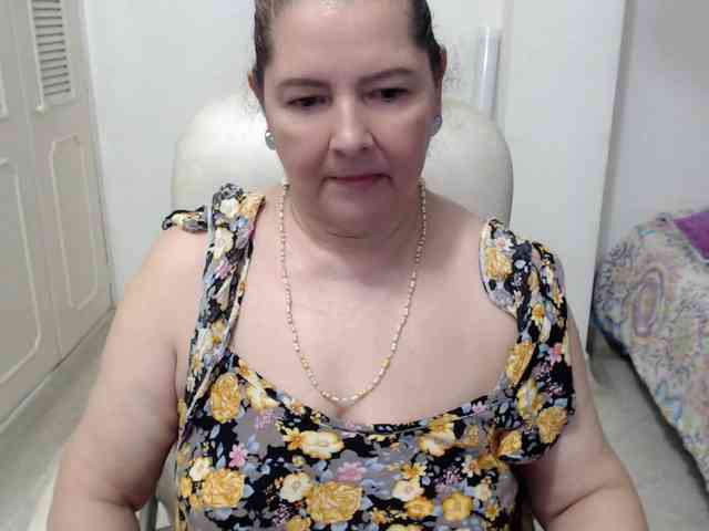 leonela-68 webcam