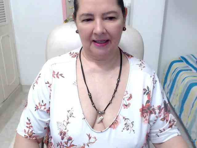 leonela-68 webcam