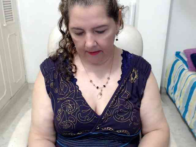 leonela-68 webcam
