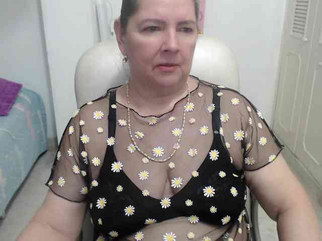 leonela-68 webcam