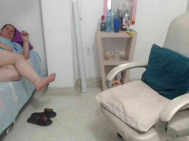 leonela-68 webcam