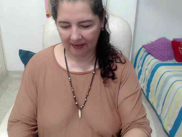 leonela-68 webcam