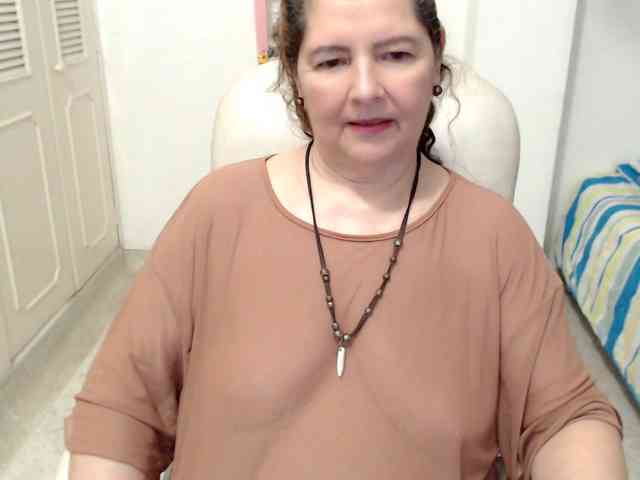 leonela-68